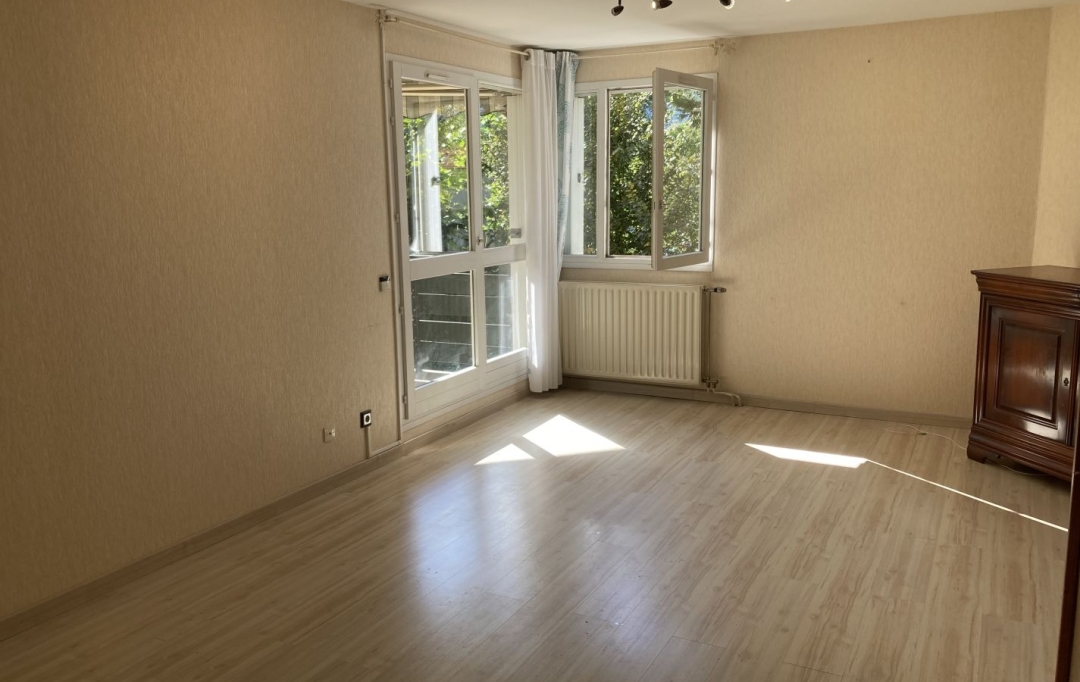 Annonces GRENOBLE : Apartment | GRENOBLE (38000) | 65 m2 | 155 000 € 